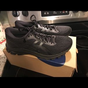 Mens Black Asics GT-1000 9 Running Shoes Size 12